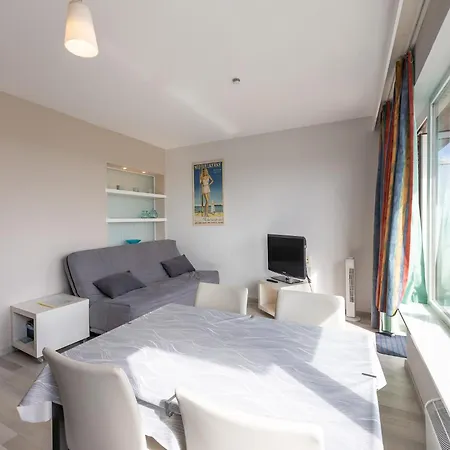 On The 5th Floor With A Beautiful View 아파트 미들케르케